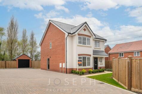 Bronze Barrow Way, Bramford, IP8 4 bed detached house for sale