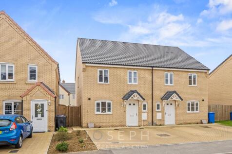 Foxglove Road, Capel St. Mary, IP9 3 bed semi