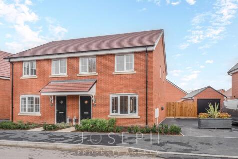 Bronze Barrow Way, Bramford, IP8 3 bed semi