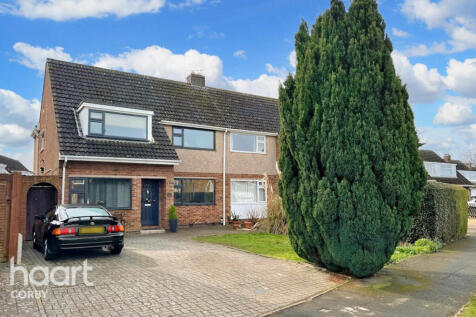 4 bedroom semi-detached house for sale