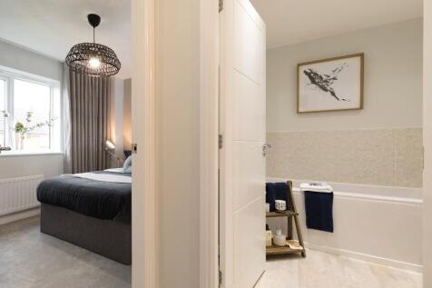 3 bedroom town house for sale