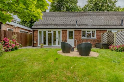 2 bedroom semi-detached bungalow for sale