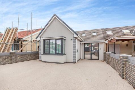 4 bedroom semi-detached bungalow for sale