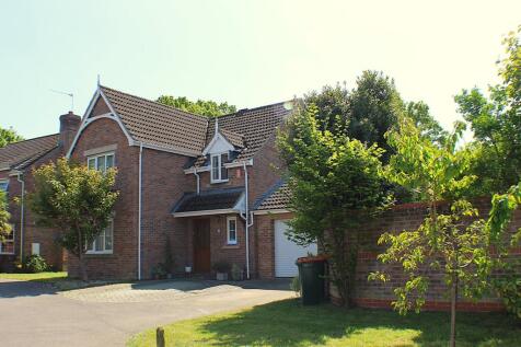 Crawley RH11 4 bed detached house for sale