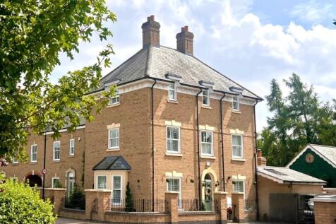 4 bedroom town house for sale