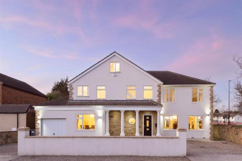 The Poplars, Leeds LS16 5 bed detached house for sale
