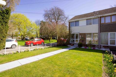 Brookhill Close, Leeds LS17 3 bed end of terrace house for sale