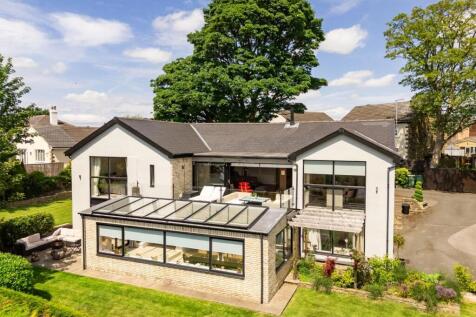 Larkfield Road, Rawdon LS19 5 bed detached house for sale
