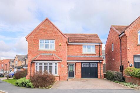 Rosewood Drive, Dewsbury WF12 4 bed detached house for sale