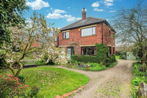 5 bedroom detached house for sale