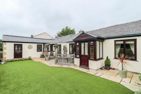 Chapel Row, Wakefield WF4 3 bed terraced bungalow for sale