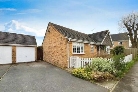 2 bedroom detached bungalow for sale