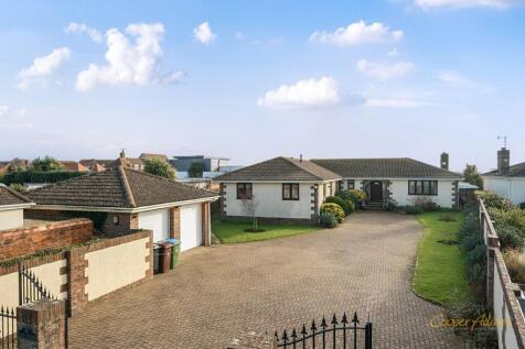 4 bedroom detached bungalow for sale