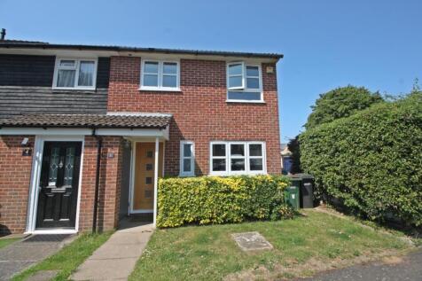 4 bedroom end of terrace house for sale
