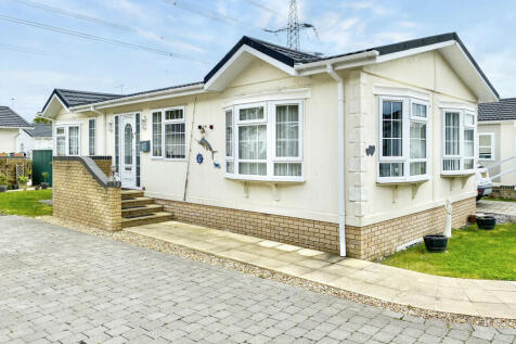 Deer's Court, Horton Road, Three... 2 bed park home for sale