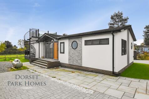 Lone Pine Park, Ferndown, BH22 2 bed park home for sale