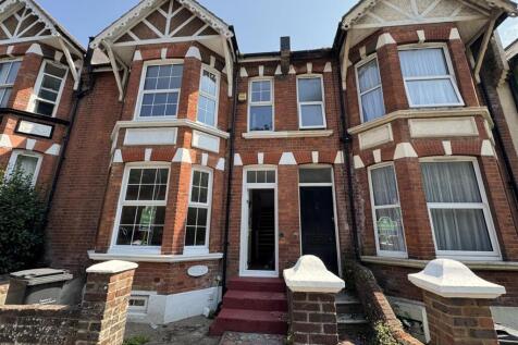 6 bedroom terraced house for sale