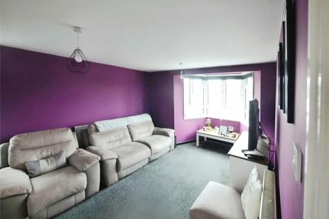 Albany Road, Pilgrims Hatch... 2 bed apartment for sale