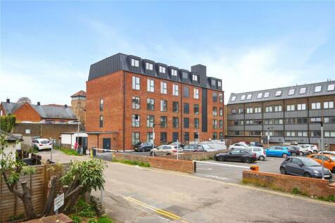 Fairfield Road, Brentwood, Essex, CM14 1 bed apartment for sale