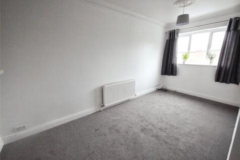 Rose Valley, Brentwood, Essex, CM14 1 bed apartment for sale