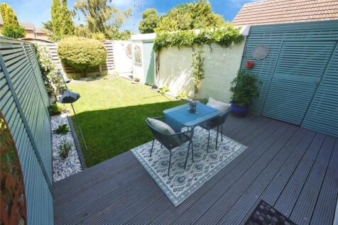 Blackmore Road, Kelvedon Hatch... 3 bed semi
