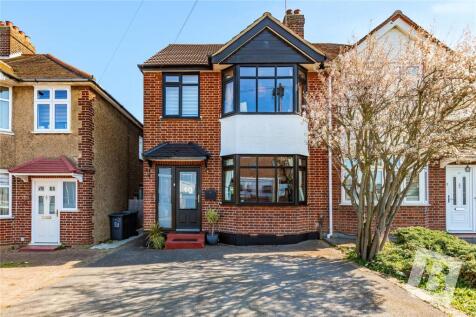 Mascalls Lane, Brentwood, Essex, CM14 4 bed semi