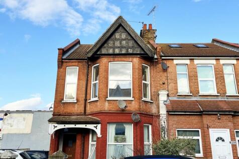 Westborough Road, Westcliff On Sea SS0 2 bed apartment for sale