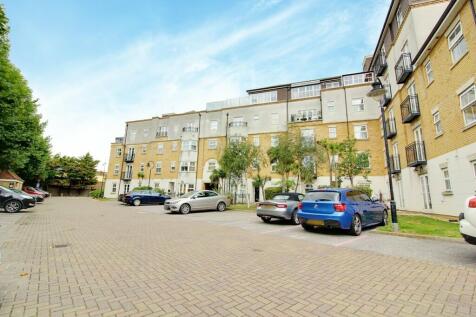 Audley Court, Forge Way SS1 2 bed apartment for sale