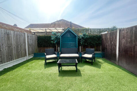 London Road, Leigh On Sea SS9 1 bed ground floor flat for sale