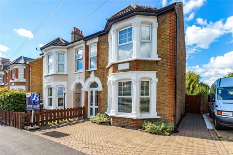 4 bedroom semi-detached house for sale