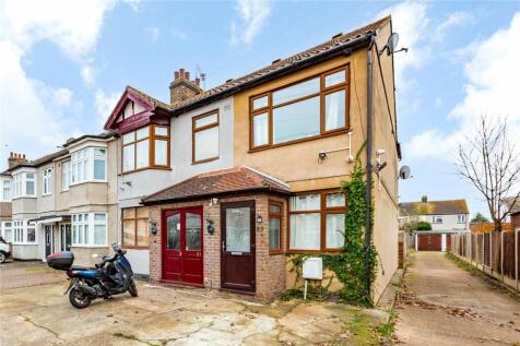 Crowlands Avenue, Romford, RM7 2 bed end of terrace house for sale