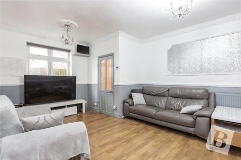 Jutsums Lane, Romford, RM7 5 bed end of terrace house for sale