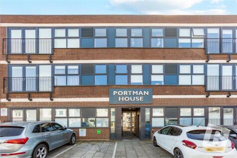 Victoria Road, Romford, RM1 1 bed apartment for sale