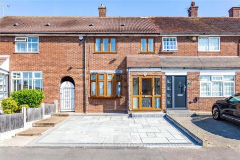 Hailsham Road, Romford, RM3 2 bed terraced house for sale