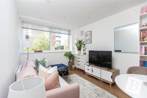 South Street, Romford, RM1 1 bed apartment for sale