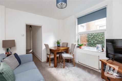 Marlborough Road, Romford, RM7 2 bed maisonette for sale