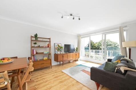 Honor Oak Road, Forest Hill, London... 2 bed apartment for sale