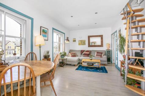 Thurlow Park Road, Dulwich, SE21 2 bed apartment for sale