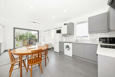 Landcroft Road, East Dulwich, London... 2 bed apartment for sale