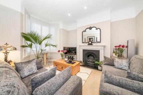 Copleston Road, Peckham Rye, London... 3 bed maisonette for sale