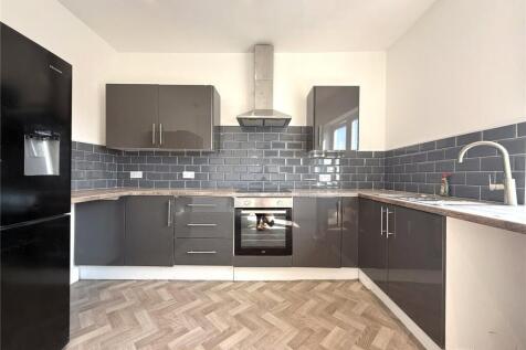 3 bedroom maisonette for sale