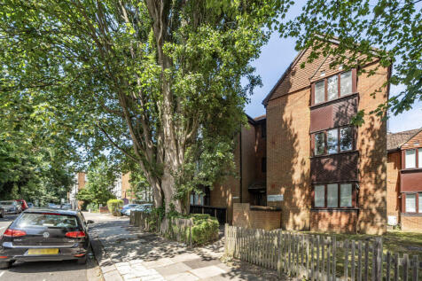 Studio flat for sale