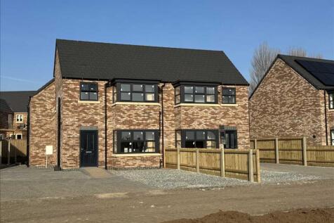 3 bedroom semi-detached house for sale