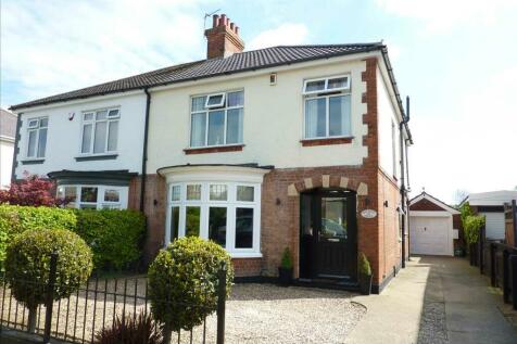 4 bedroom semi-detached house for sale