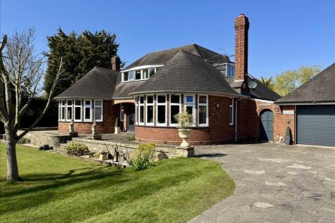 4 bedroom detached bungalow for sale