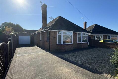1 bedroom detached bungalow for sale