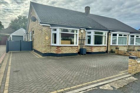 3 bedroom semi-detached bungalow for sale