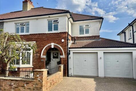 4 bedroom semi-detached house for sale