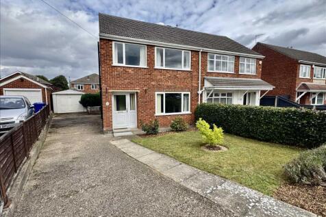 3 bedroom semi-detached house for sale