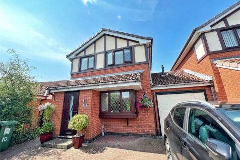 3 bedroom link detached house for sale